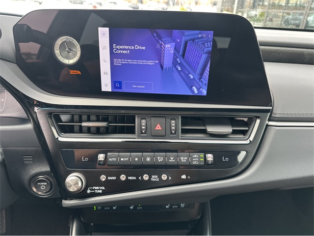 2025 Lexus ES 300h Premium photo 24