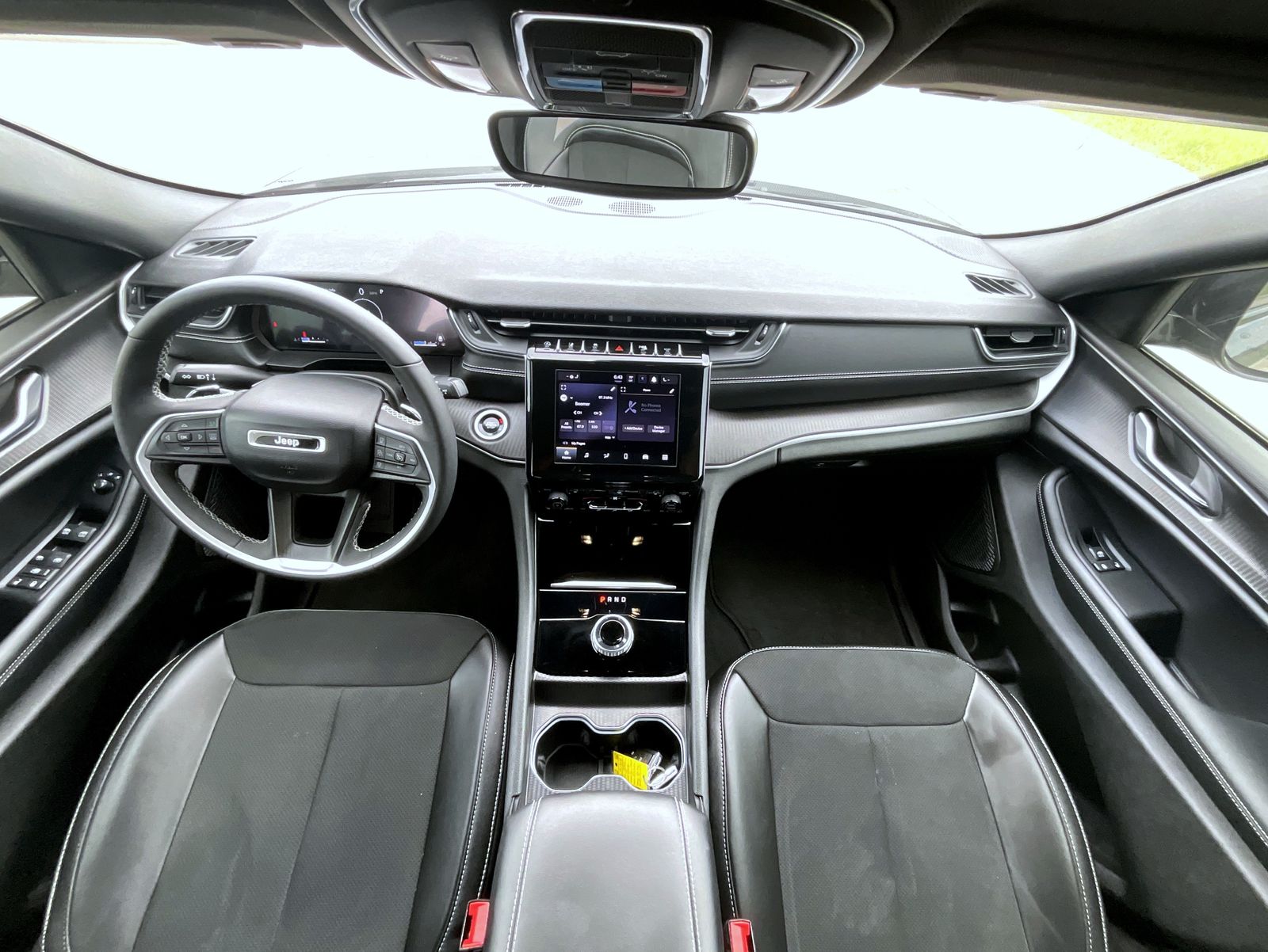 2024 Jeep Grand Cherokee Altitude photo 11
