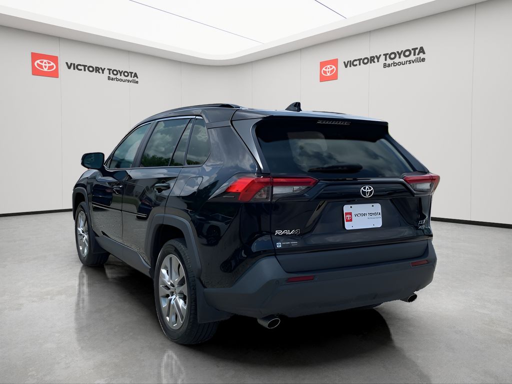 2024 Toyota RAV4 XLE Premium photo 4