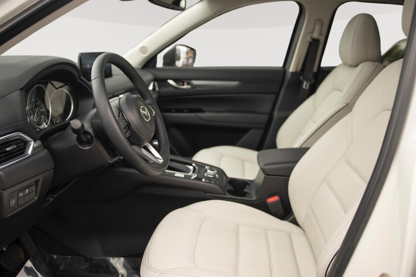 2025 Mazda CX-5 2.5 S Preferred photo 2