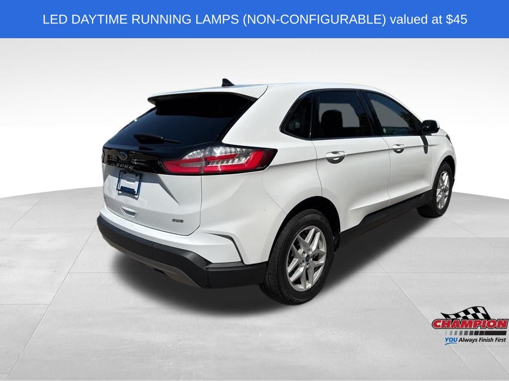 2022 Ford Edge SEL photo 3