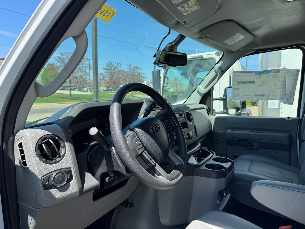 2025 Ford E-350 Base photo 4