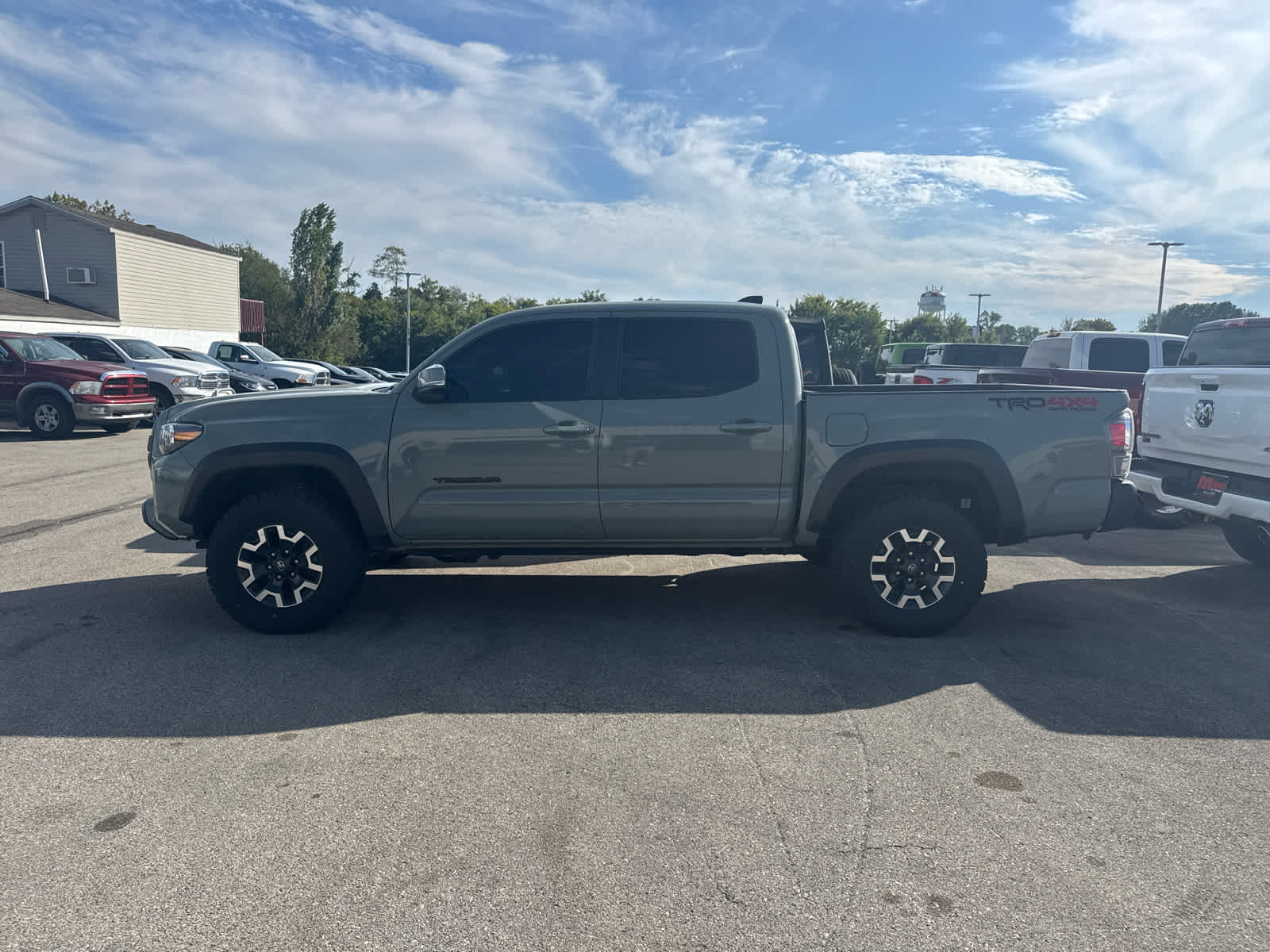 2023 Toyota Tacoma TRD photo 4