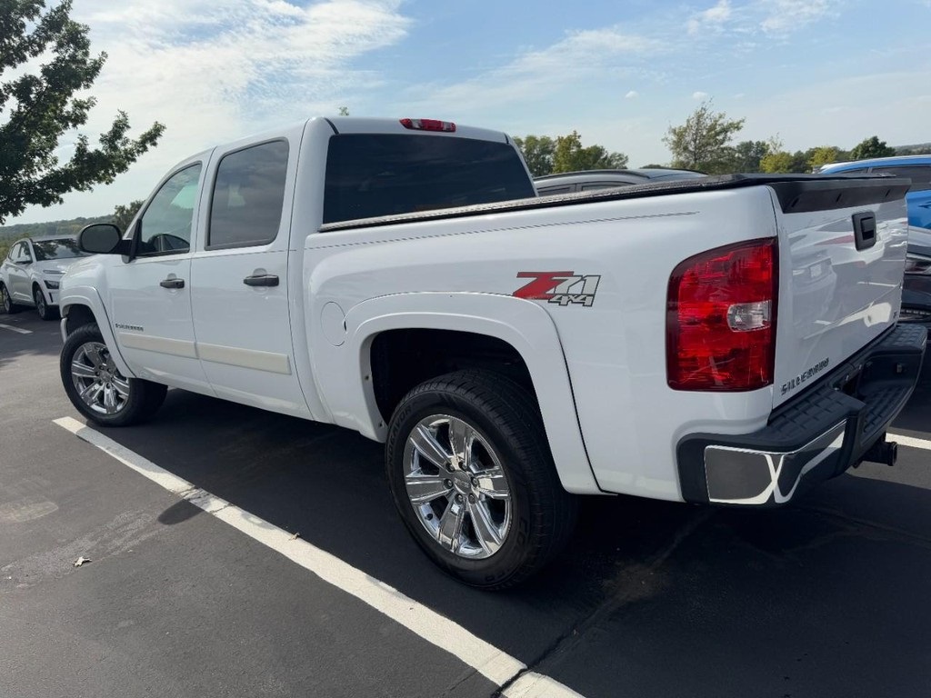 2007 Chevrolet Silverado 1500 LT photo 3