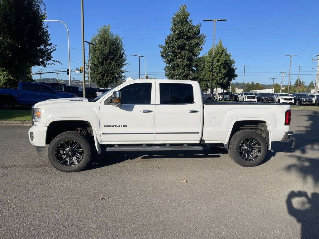2017 Gmc Sierra 2500 HD Denali photo 2