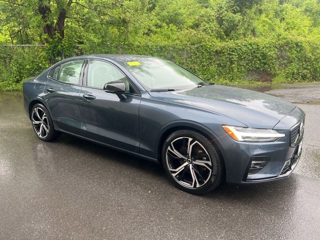 2024 Volvo S60 B5 Core photo 6