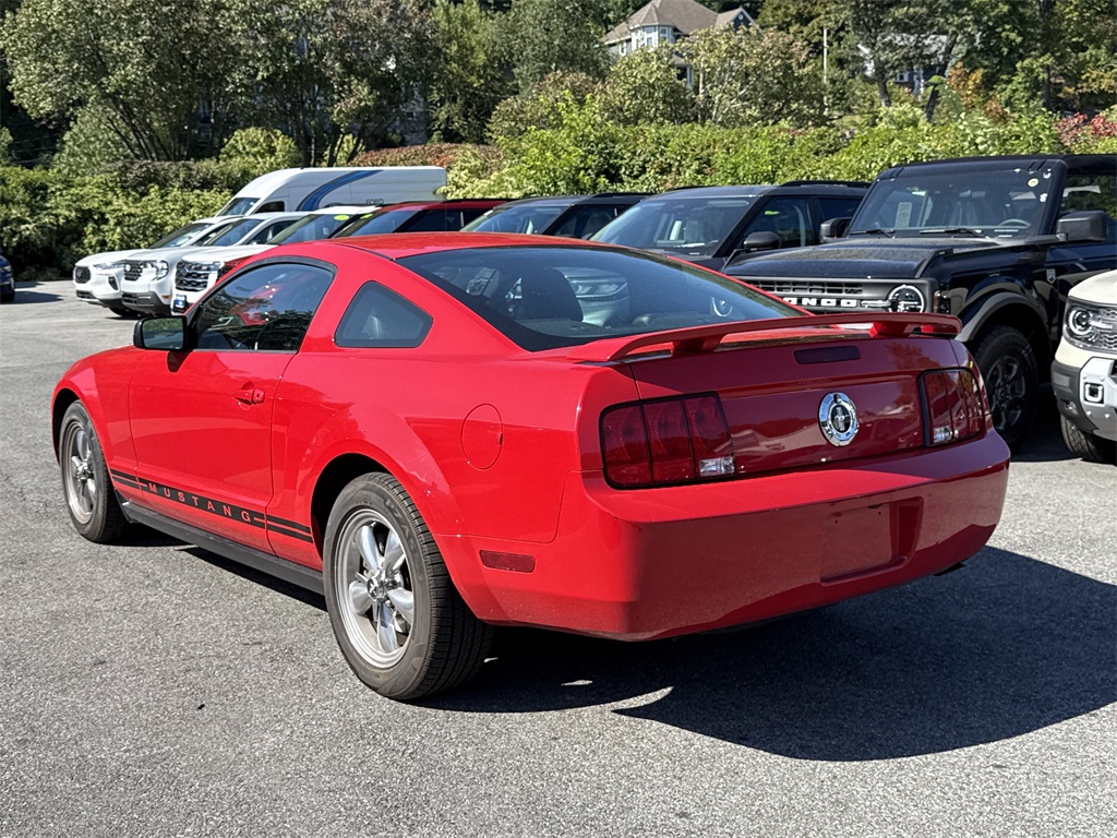 2005 Ford Mustang V6 Premium photo 4