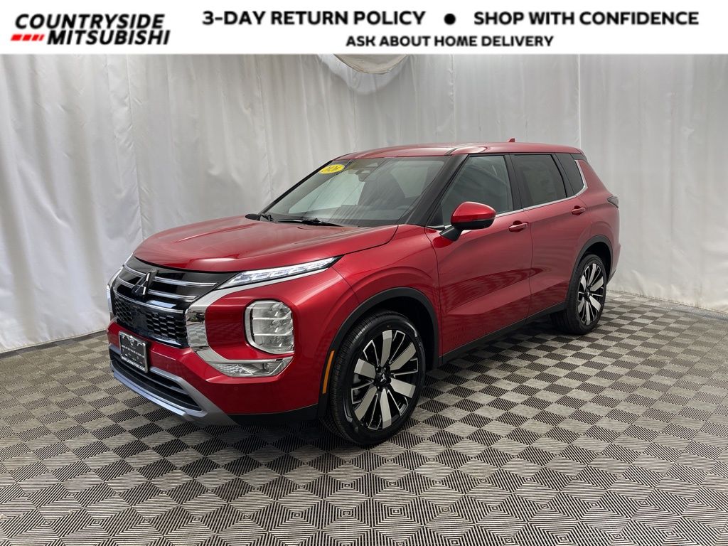 2026 Mitsubishi Outlander SE's photo