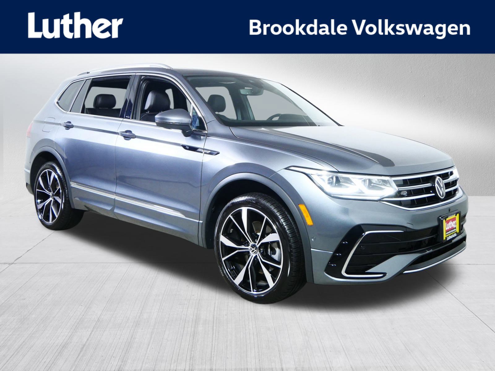 2022 Volkswagen Tiguan SEL R-LINE's photo