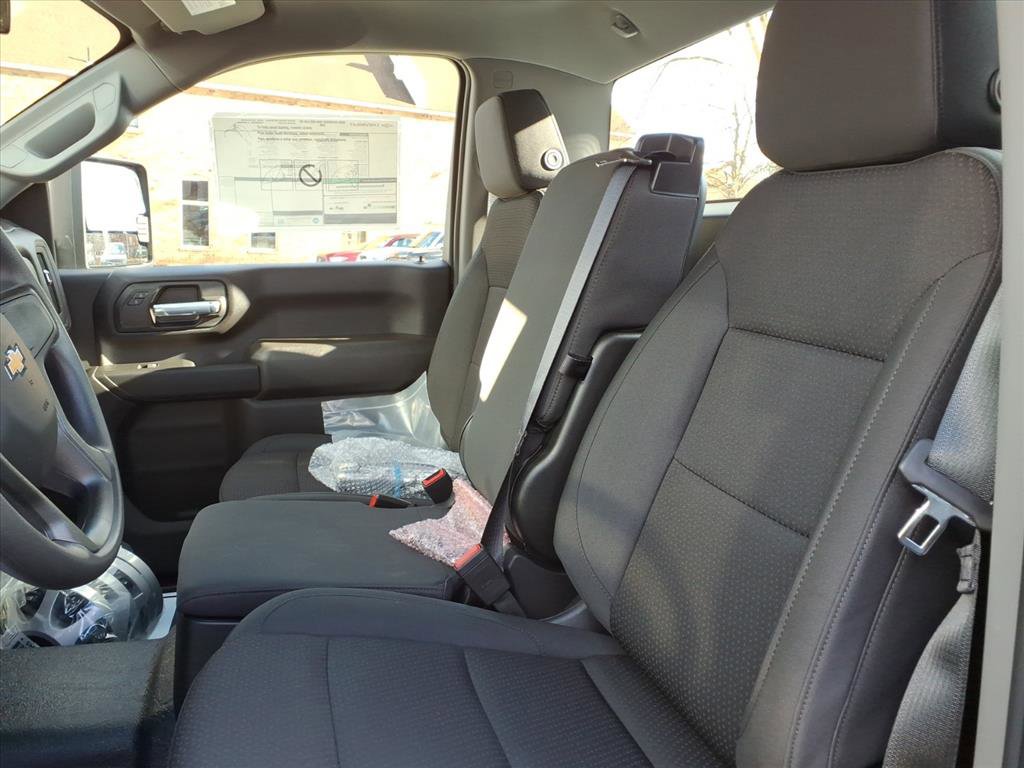 2026 Chevrolet Silverado 2500HD photo 4