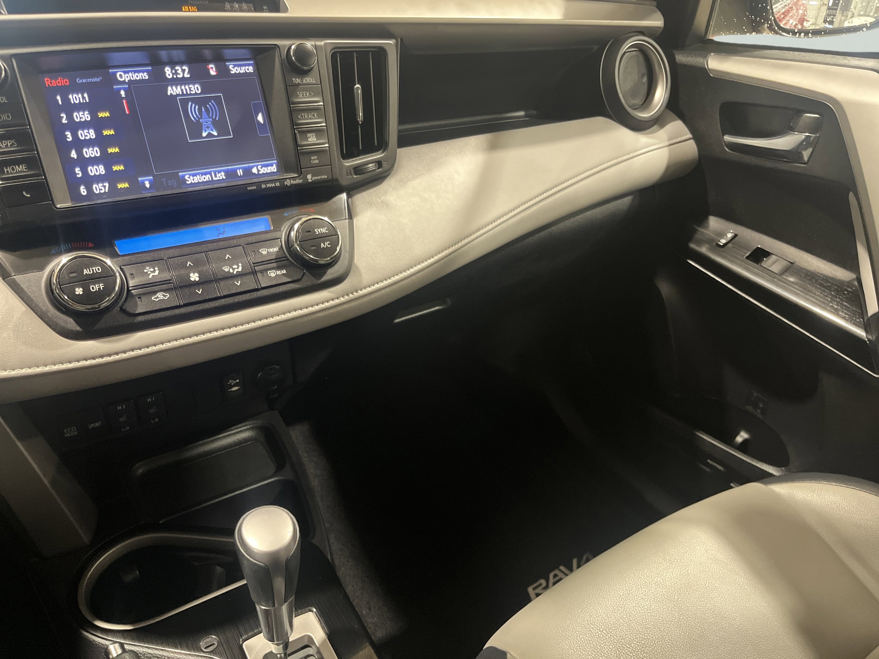 2017 Toyota RAV4 Limited photo 22