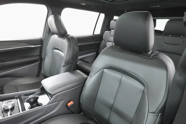 2025 Jeep Grand Cherokee Limited photo 12