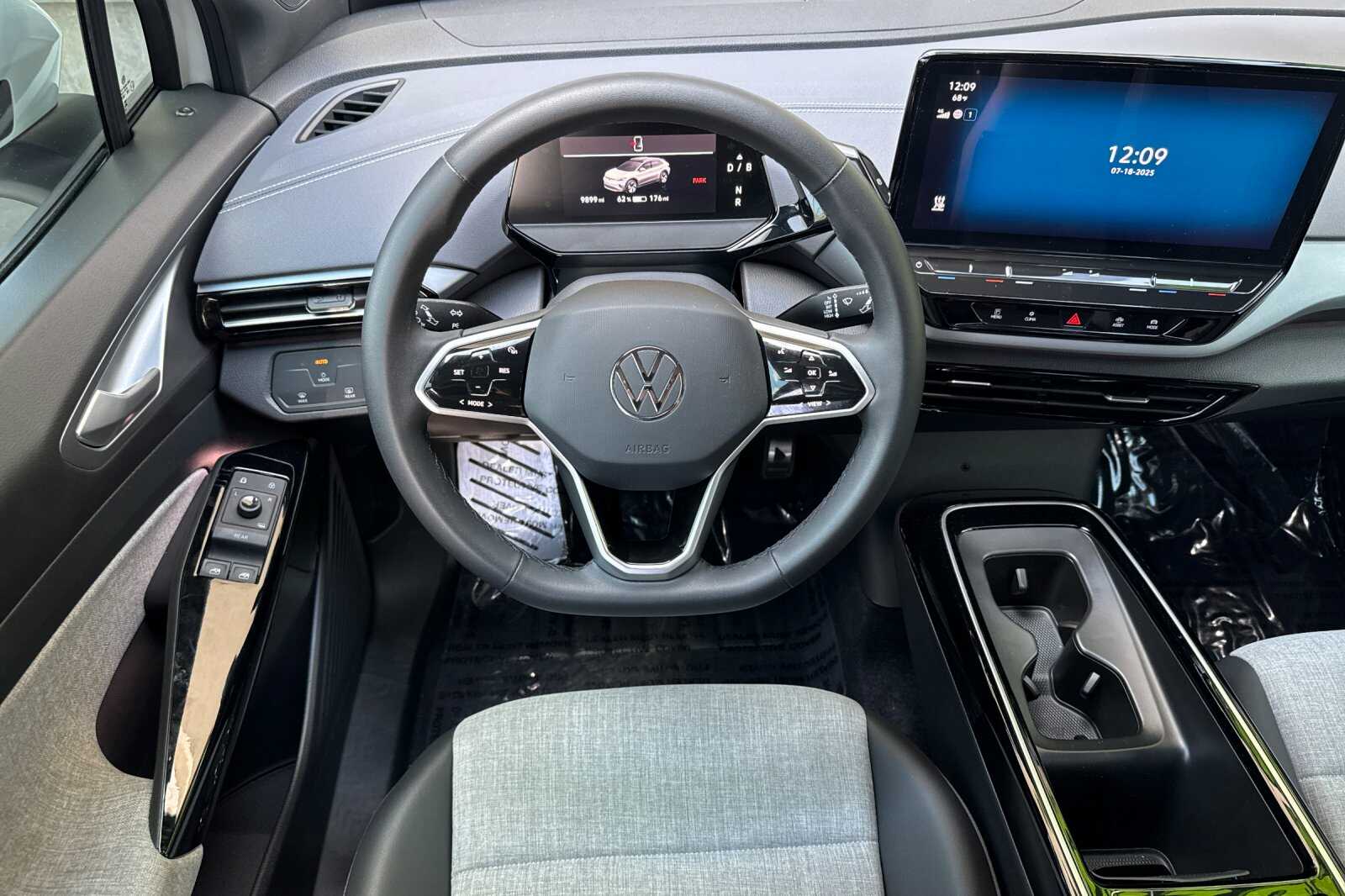 2023 Volkswagen ID.4 Pro photo 14