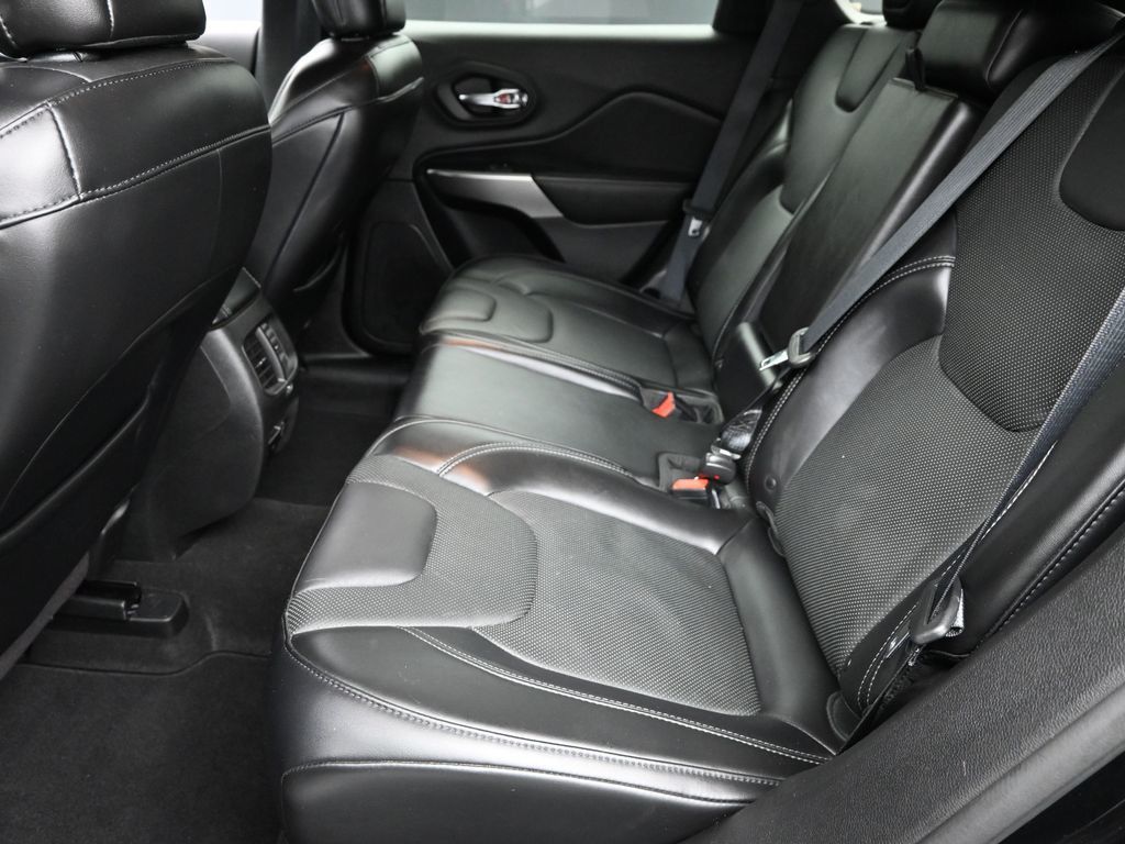 2019 Jeep Cherokee Limited photo 4