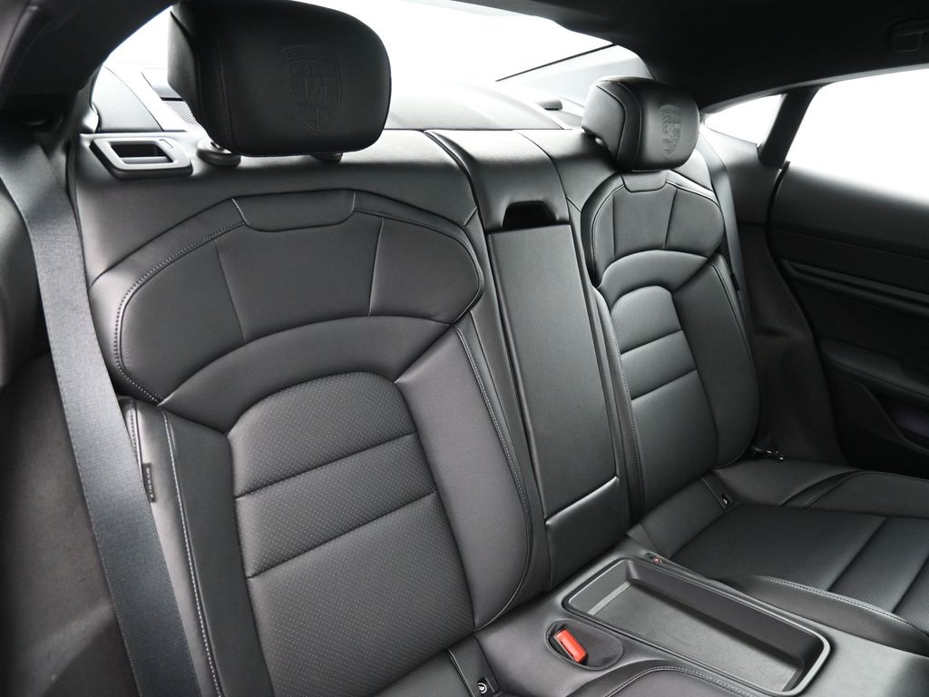 2022 Porsche Taycan 4S photo 17