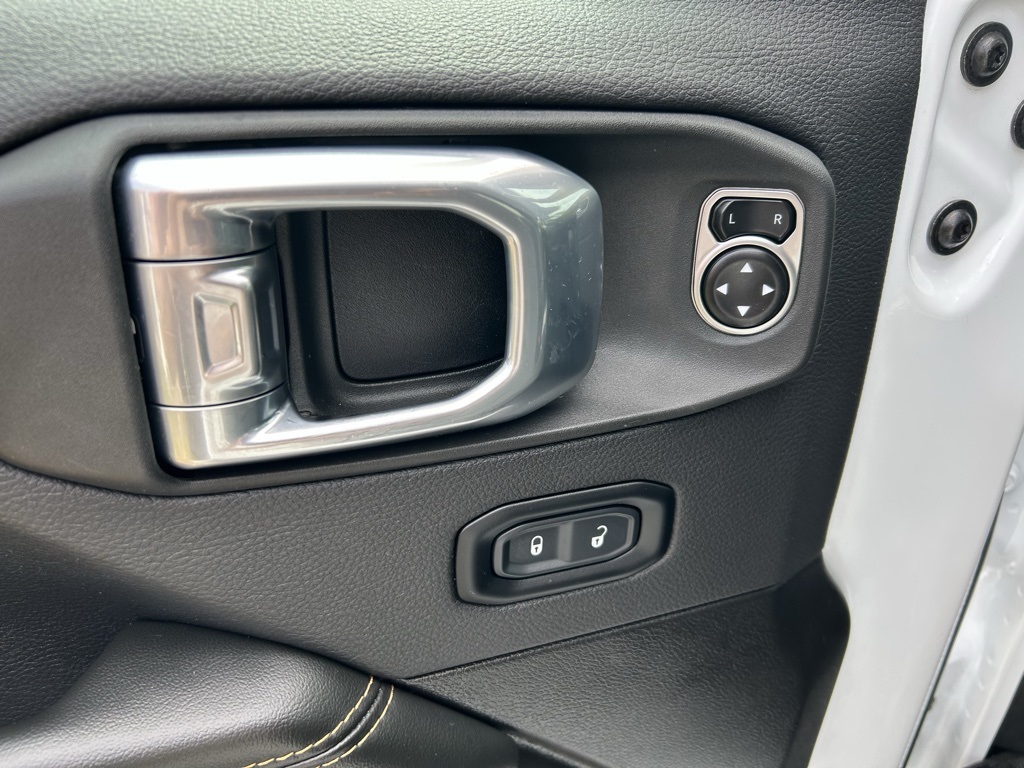 2024 Jeep Wrangler Sahara 4xe photo 10