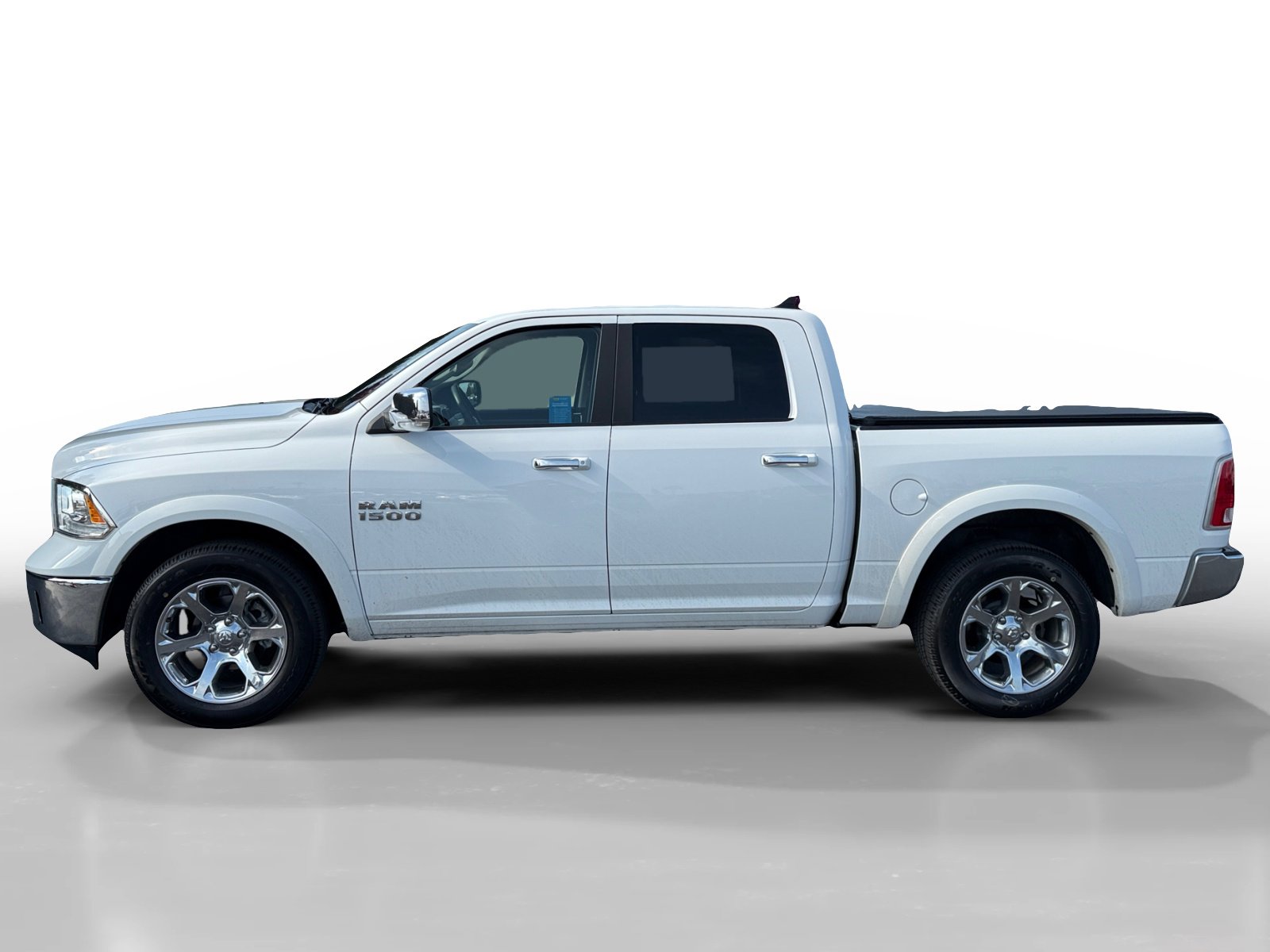2017 Ram 1500 Laramie photo 2