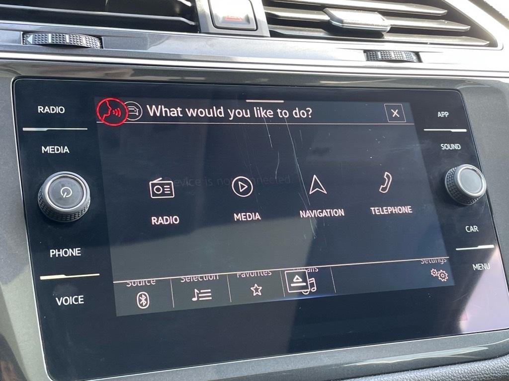 2022 Volkswagen Tiguan SE photo 9