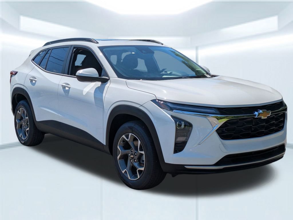 2025 Chevrolet Trax LT photo 7