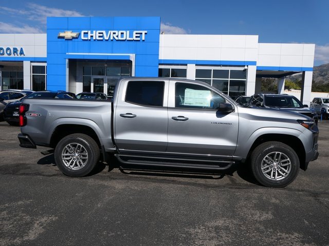 2026 Chevrolet Colorado LT photo 2