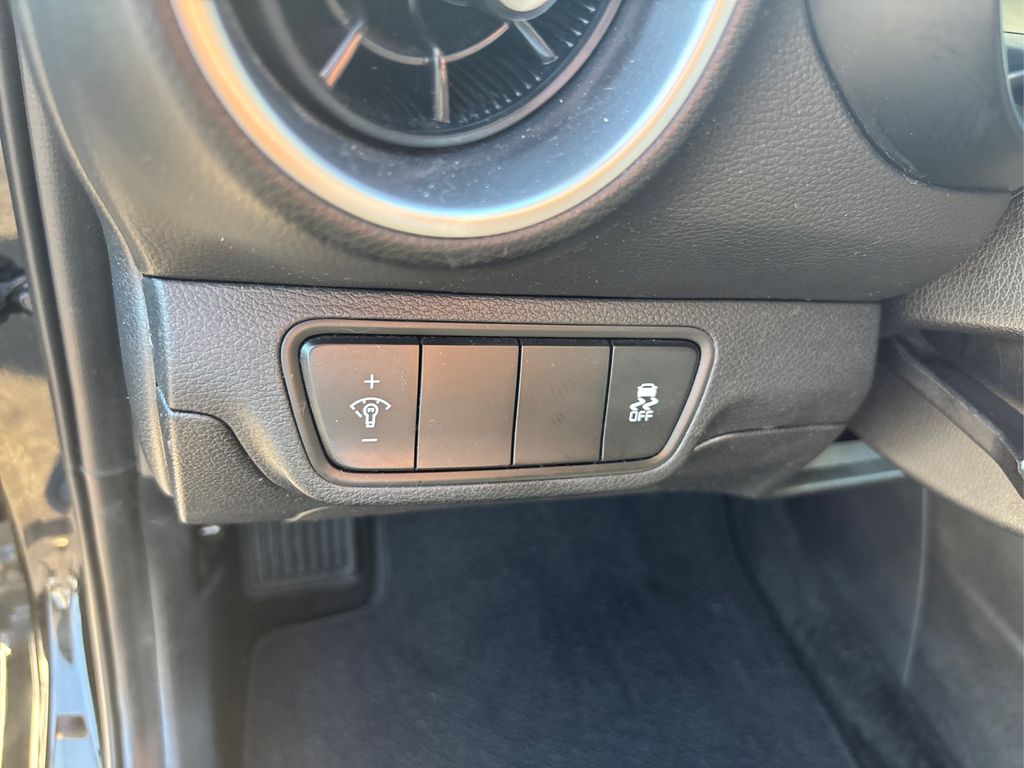 2023 Kia Forte LXS photo 27