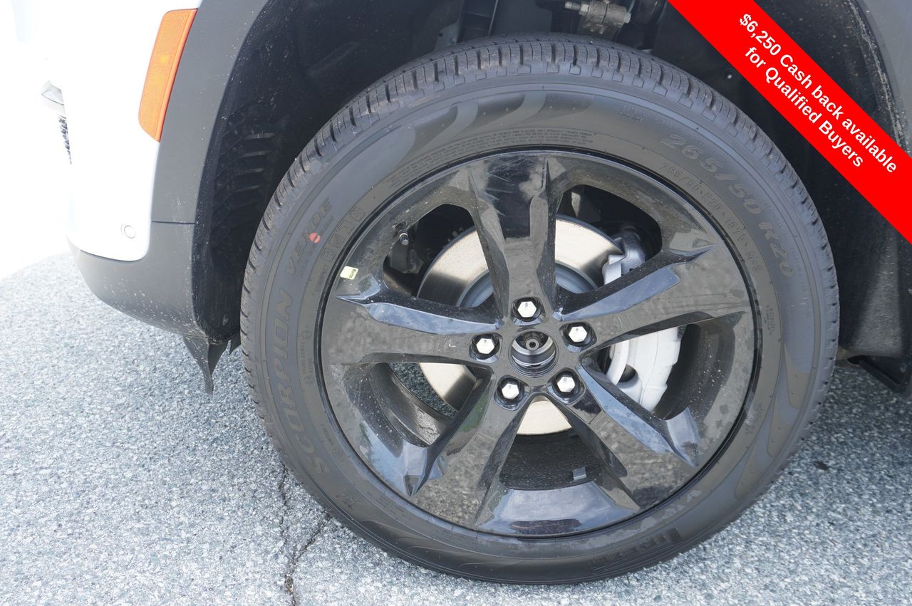 2025 Jeep Grand Cherokee Limited photo 4