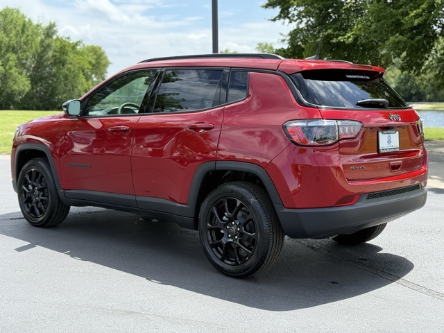 2025 Jeep Compass Latitude photo 3