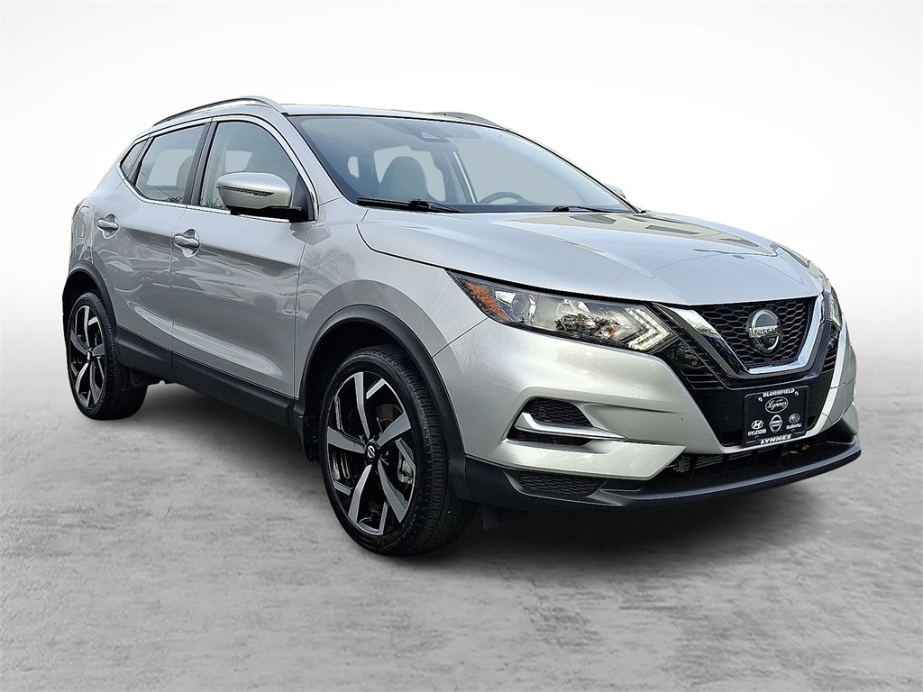 2022 Nissan Rogue Sport SL photo 2