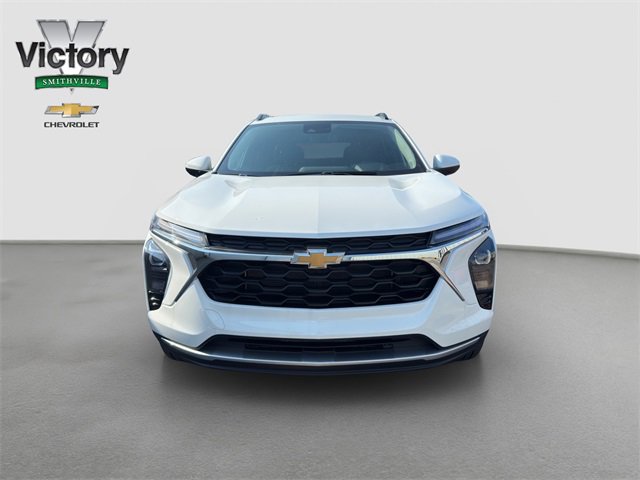 2025 Chevrolet Trax LT photo 2