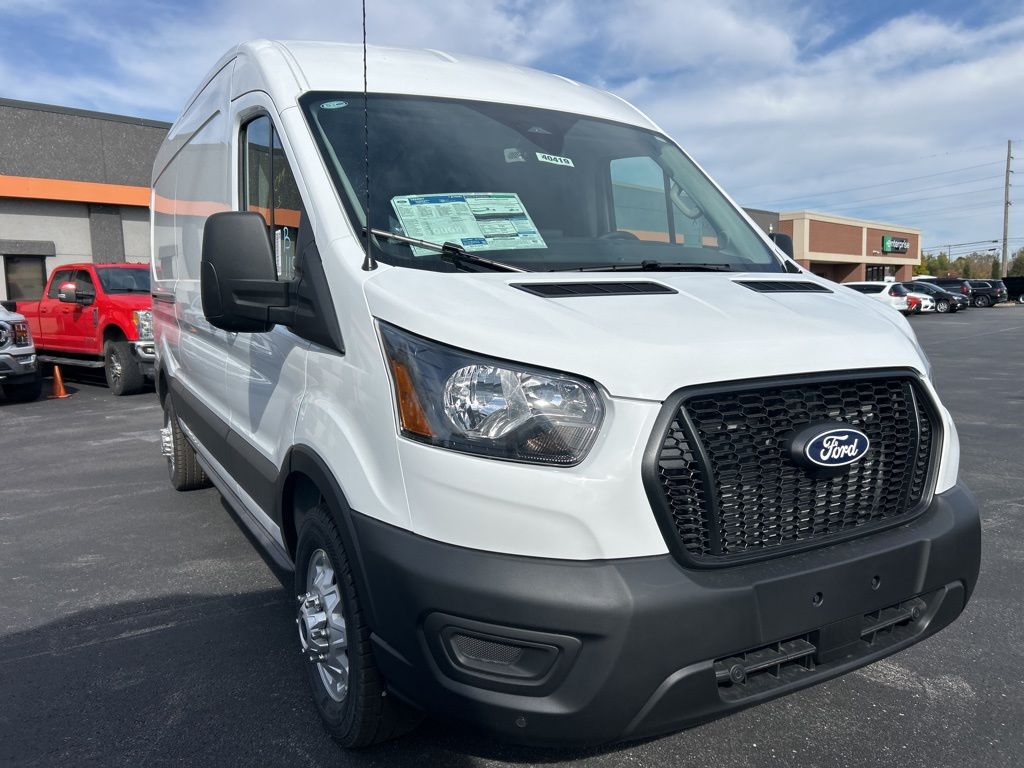 2026 Ford Transit photo 3