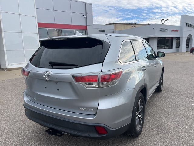 2016 Toyota Highlander XLE photo 3