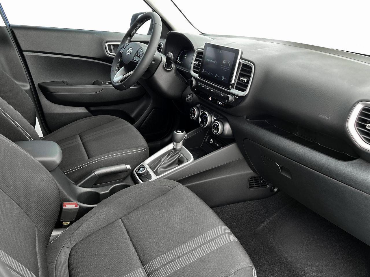 2025 Hyundai Venue SEL photo 15