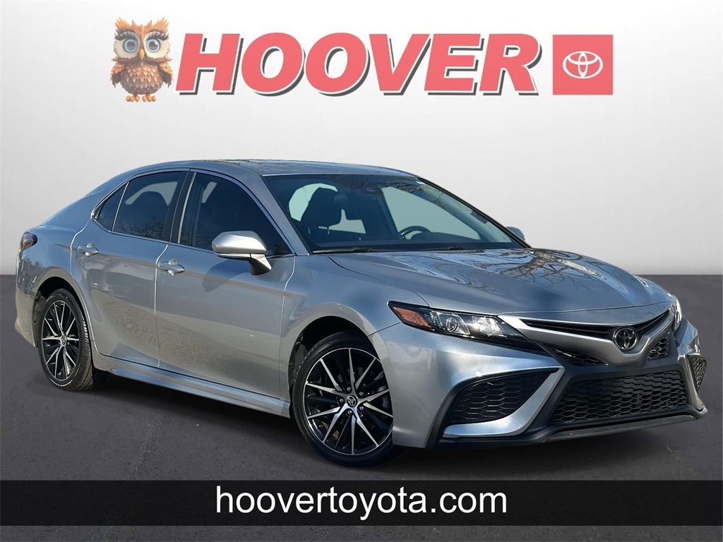 2023 Toyota Camry SE's photo