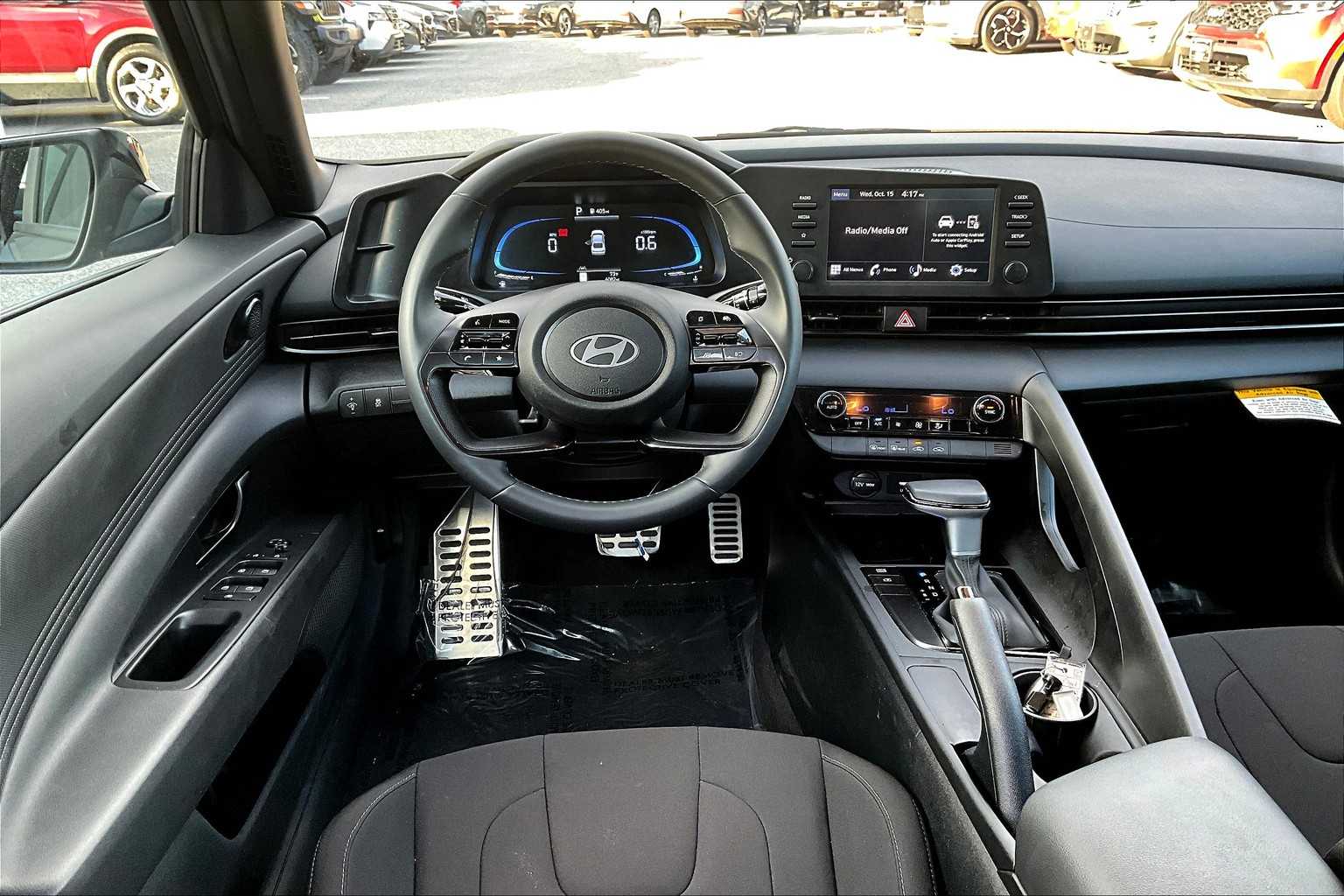 2025 Hyundai Elantra SEL Sport photo 4