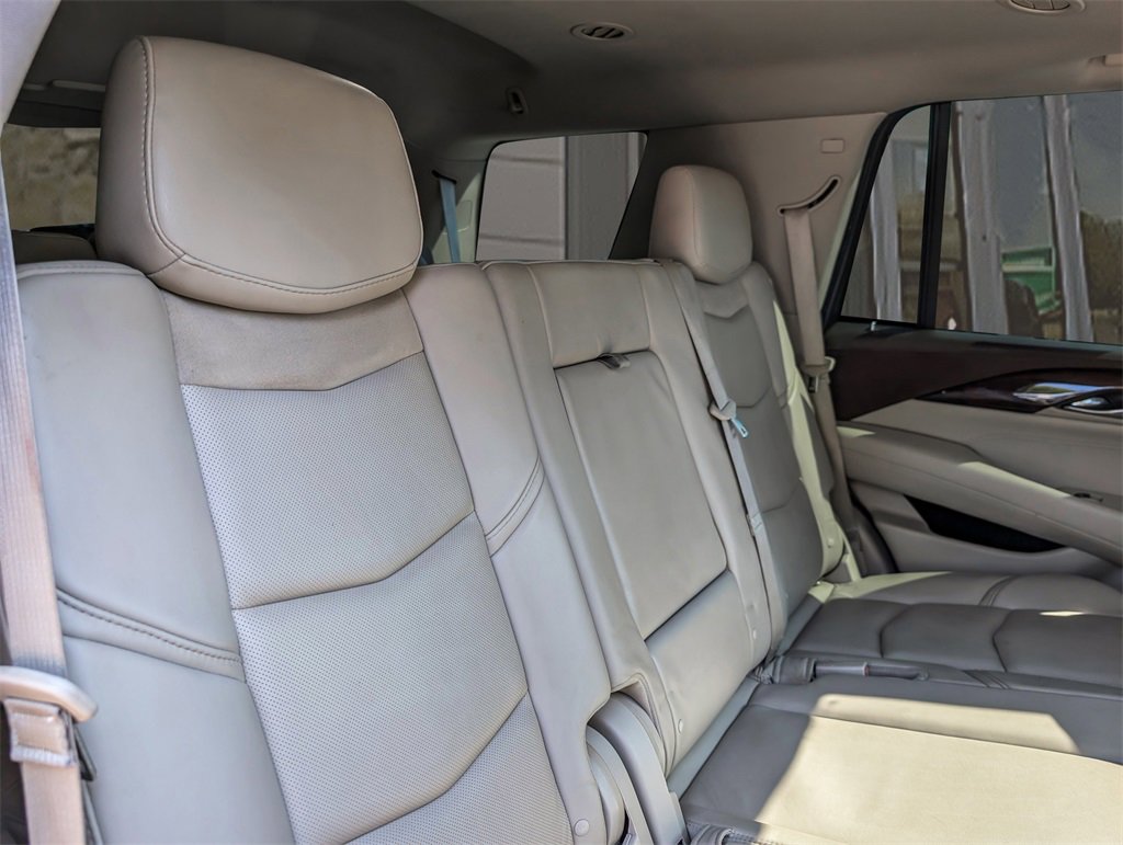 2015 Cadillac Escalade Luxury photo 20