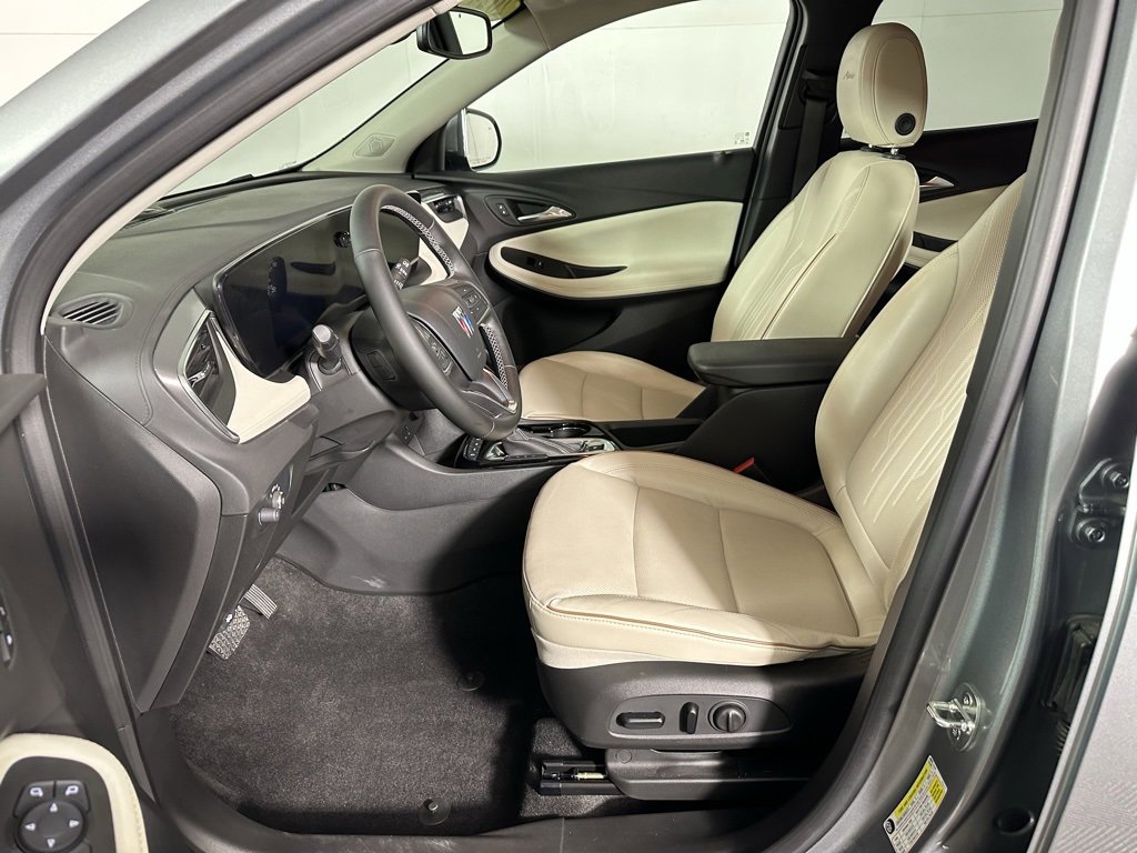 2024 Buick Encore GX Avenir photo 11