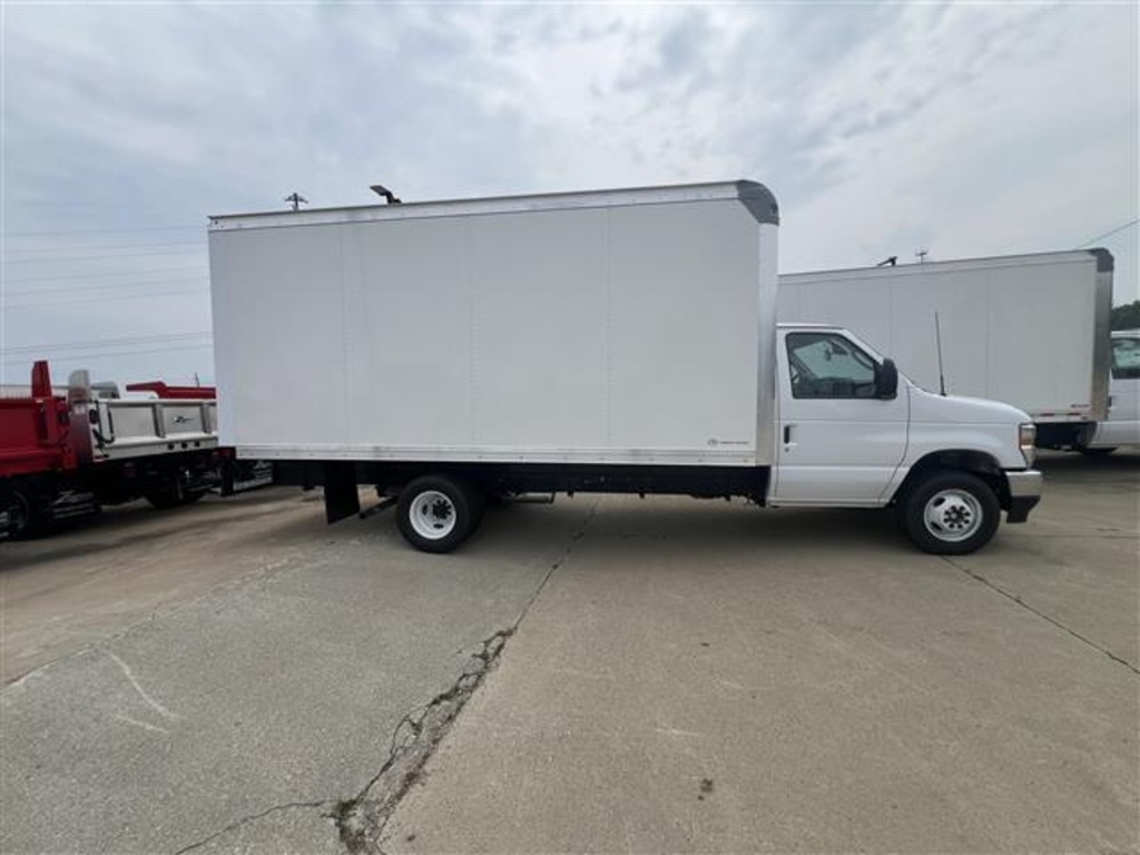 2026 Ford E-450 photo 4