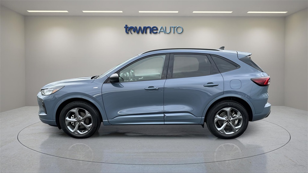 2023 Ford Escape ST-Line photo 2