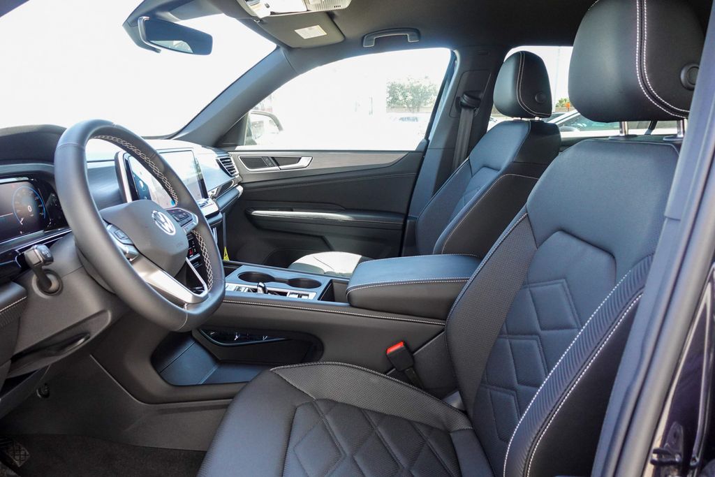 2025 Volkswagen Atlas Cross Sport SE photo 11