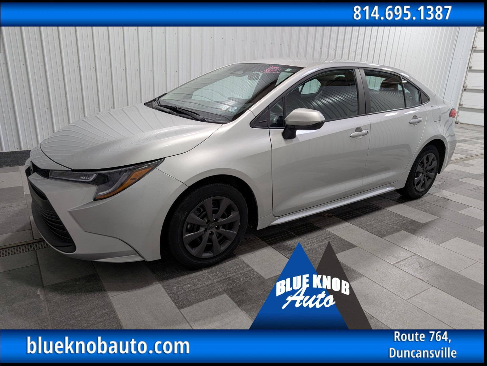 2025 Toyota Corolla LE's photo