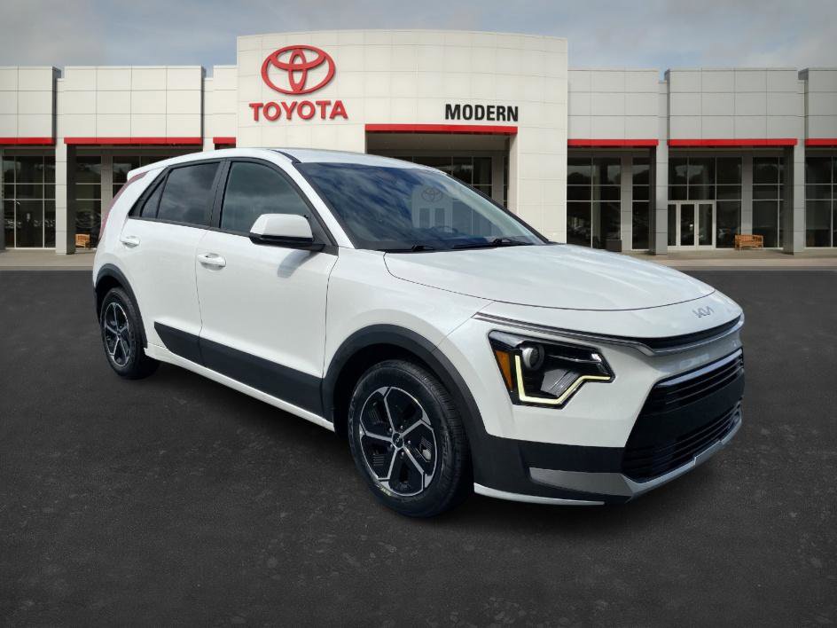 2023 Kia Niro LX photo 6