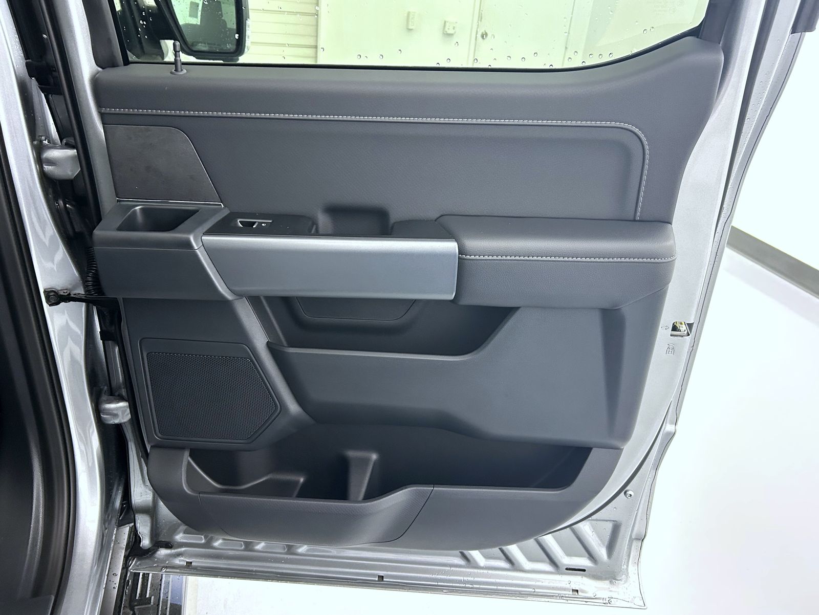 2025 Ford F-150 XLT photo 17