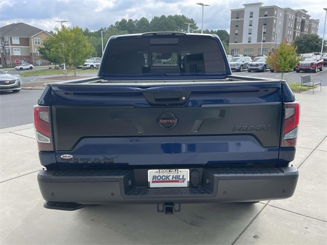2020 Nissan Titan Crew Cab photo 7