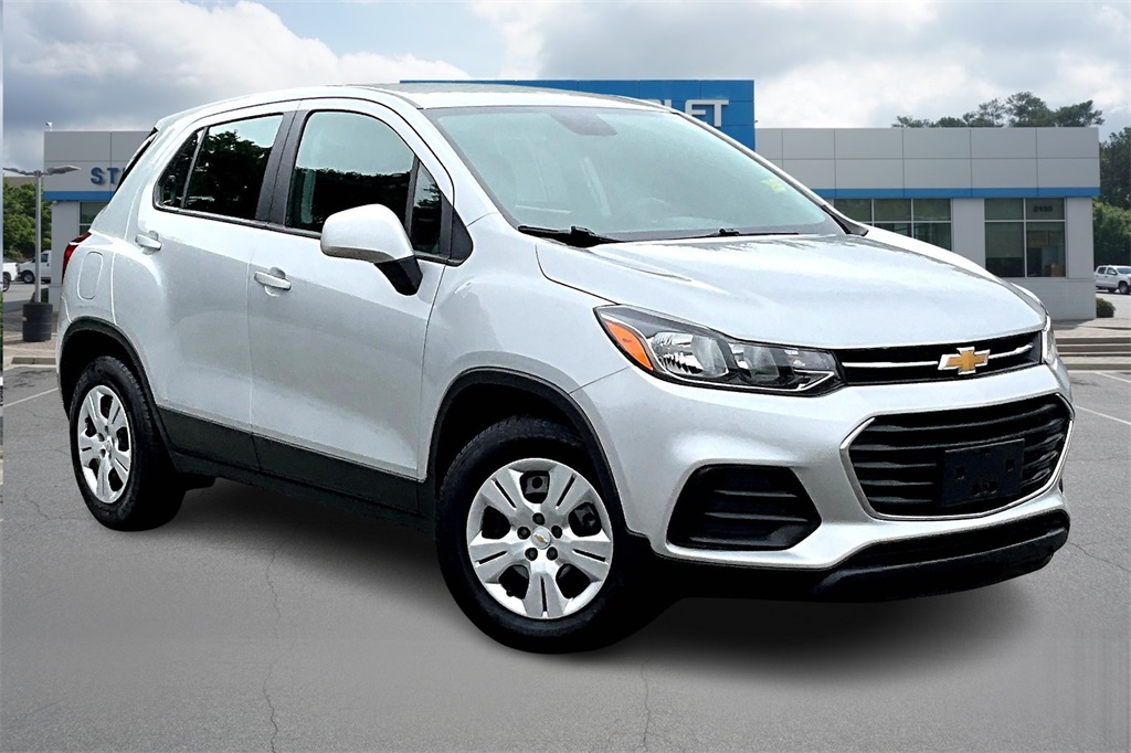 2019 Chevrolet Trax LS photo 3