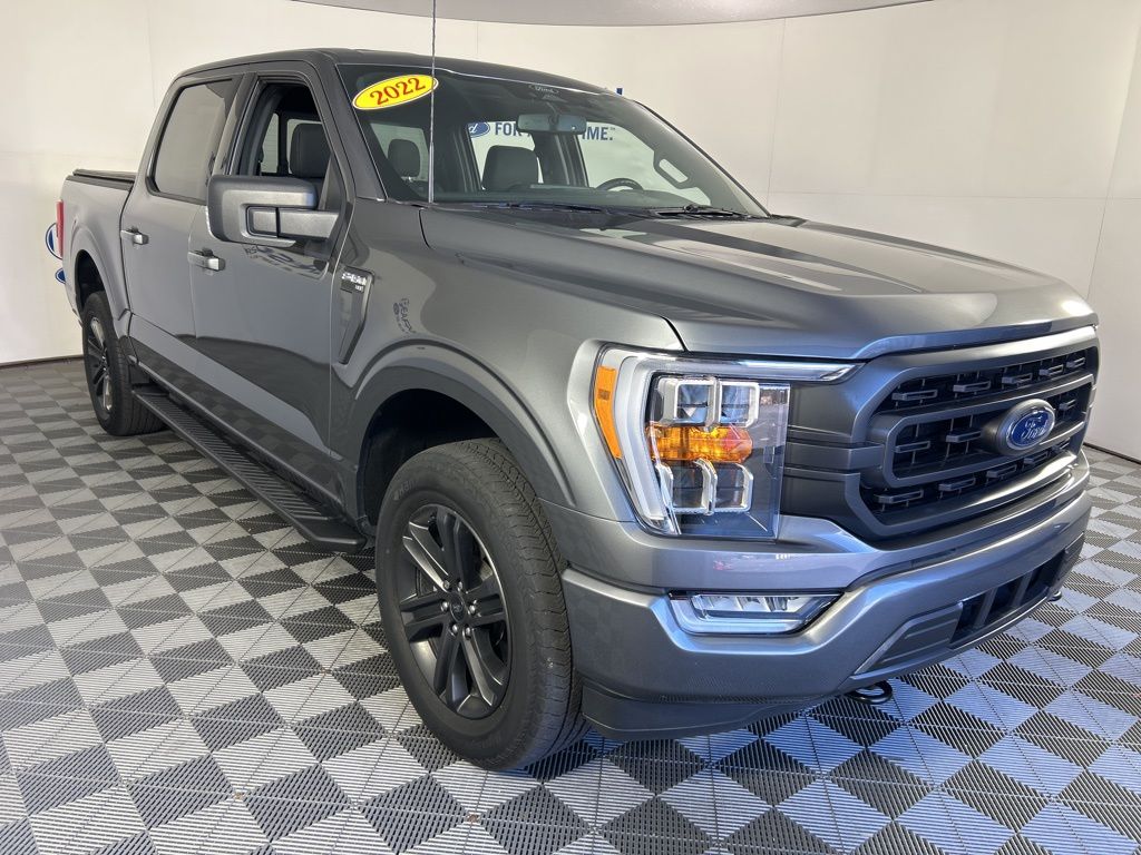 2022 Ford F-150 XLT photo 2