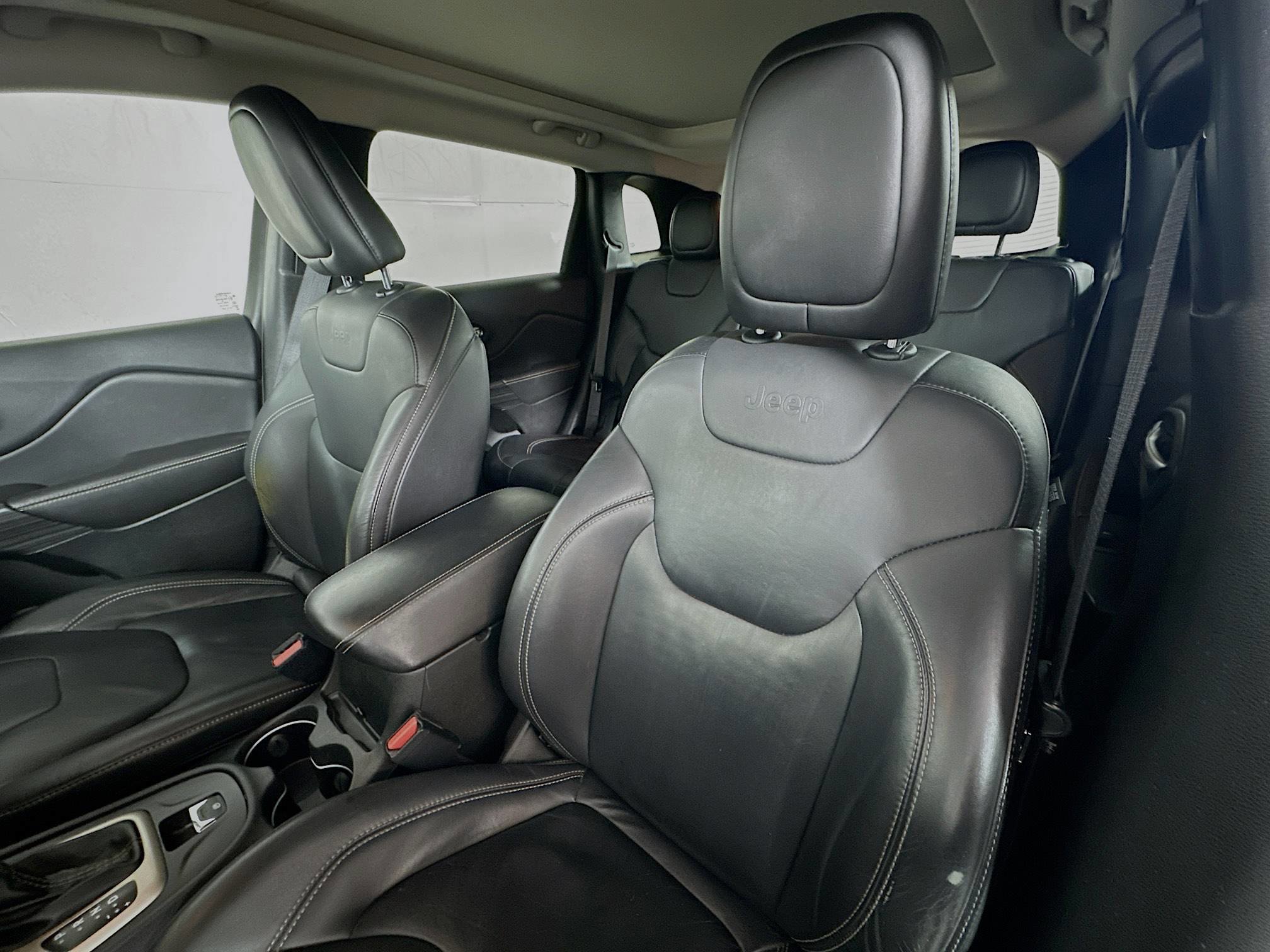 2015 Jeep Cherokee Limited photo 16
