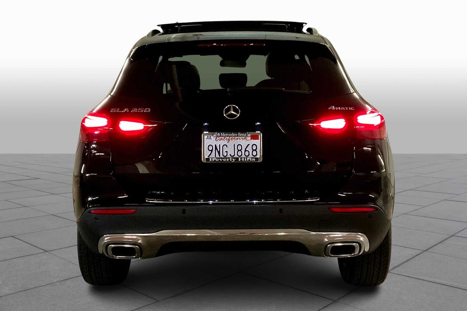 2025 Mercedes Benz GLA 250 4MATIC photo 4