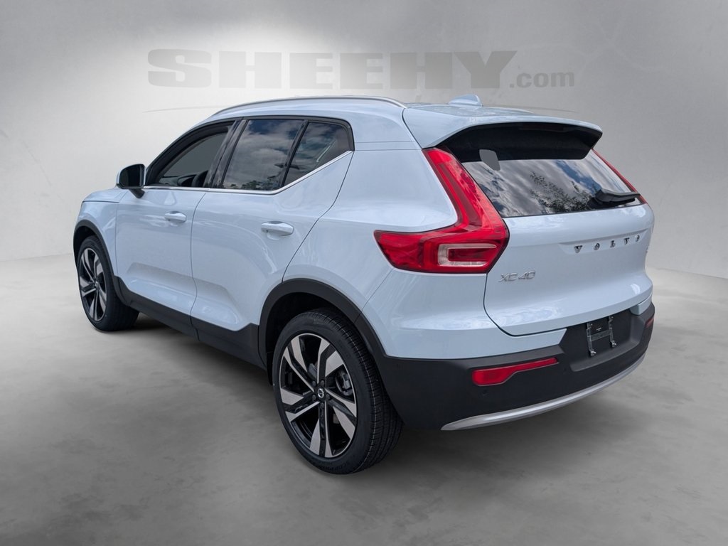 2025 Volvo XC40 photo 23