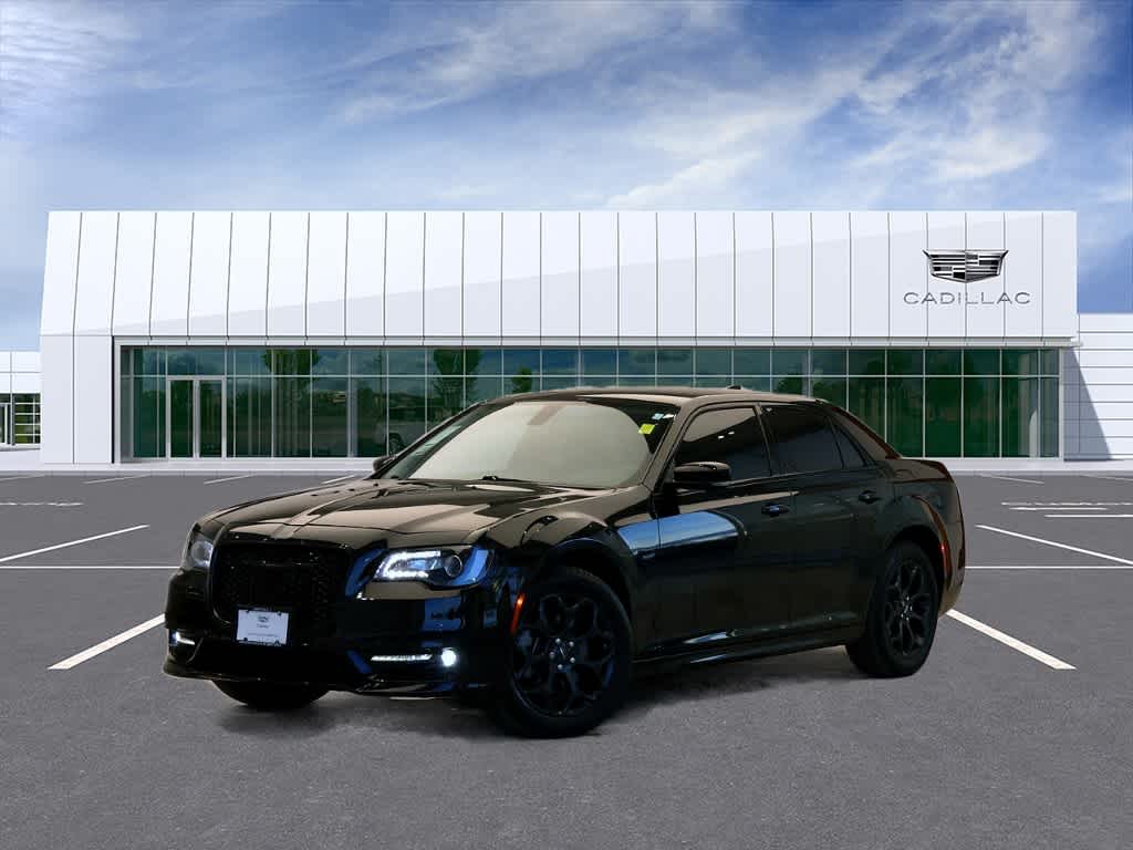 2023 Chrysler 300 Touring L's photo