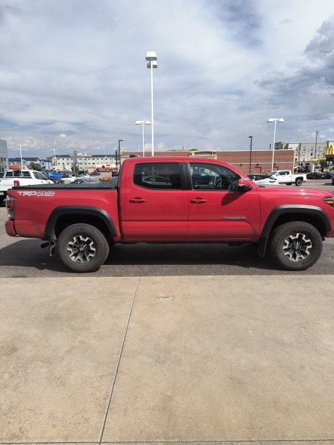 2023 Toyota Tacoma TRD Off-Road photo 4